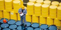 قیمت نفت امروز کاهش یافت؛ نشست هیات‌های آمریکا و ایران در نیویورک معامله‌گران را امیدوار کرد