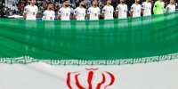 اولین تصویر از بازیکنان تیم ملی در سفارت آمریکا | واکنش خاص بازیکنان به احتمال دریافت ویزا