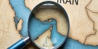 هرمزِ خاموش؛ ۱۰۰ روزی است که بازارهای جهانی را به زانو درآورد