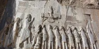 قابی زیبا از کتیبه بیستون در کرمانشاه