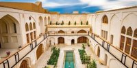 نمایی زیبا از خانه تاریخی عامری‌ها در کاشان