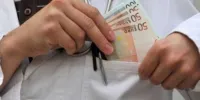 اجازه ندهید حرفه پزشکی به جایگاه تاجران تبدیل شود