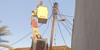 ماجرای پیرزنی که پای دکل برق برای سلامتی سیم‌بانان قرآن می‌ خواند | روایت سیم بان بندرعباسی از روزهای جنگ