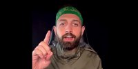 تصویری از برخورد انتظامات بین‌الحرمین با بازیگر ایرانی