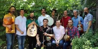 گروه موسیقی همنوازان فاخته به روی صحنه می‌رود