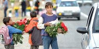 فرسایش کودکان کار زیر شلاق آفتاب تیز تابستان