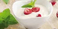 روش درست کردن ماست میوه‌ای کم‌ کالری