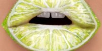 هنرنمایی یک آرایشگر حرفه‌ای روی لب