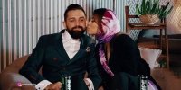محسن افشانی و همسرش در استخر