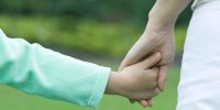 زنان مجرد چگونه می‌توانند حضانت فرزندی را بگیرند؟
