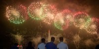 تصاویر دیدنی روز؛ از آتشبازی در کره تا طوفان هانا