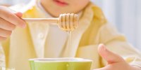 ظاهر عسل طبیعی با عسل تقلبی چه تفاوت هایی دارد؟