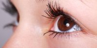 ساده ترین راه های ازبین بردن شوره ابرو و مژه