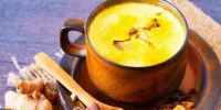 فواید شیر زردچوبه که باید بدانید