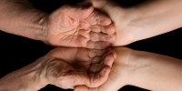 چگونه می توان چین و چروک دست ها را از بین برد؟