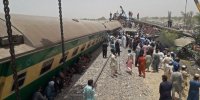 تصاویری از تصادف مرگبار دو قطار مسافربری در پاکستان با 38 کشته