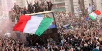 تصاویر دیدنی روز؛ از جشن قهرمانی ایتالیا با رژه در خیابان های رم تا خشونت در آفریقای جنوبی