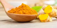 چگونه از زردچوبه برای زیبایی پوست صورتم استفاده کنم؟