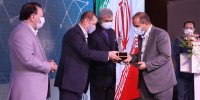لوح و تندیس ستاره ملی و ستاره مدیریت به روابط عمومی سازمان تامین اجتماعی اعطا شد