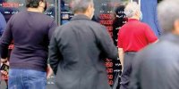 فیلم| صف فروش دلار در میدان فردوسی در 29 فروردین 1400