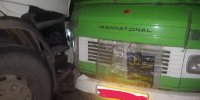 تصادف مینی بوس و تریلر پنج مصدوم برجای گذاشت.