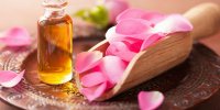 روغن گل سرخ برای آکنه: فواید و عوارض جانبی