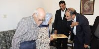 دیدار مشاور وزیر راه و شهرسازی از خانواده تنها شهید زرتشتی یزد