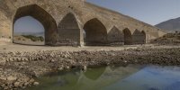 فرو ریختن بخشی از تاج پل تاریخی محمدحسن خان بابل