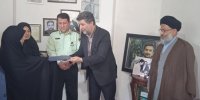 مدیرکل منابع طبیعی و آبخیزداری استان گیلان ضمن حضور در منزل شهید غفاری با خانواده این شهید والامقام دیدار و گفتگو کرد