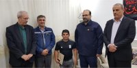 هدیه رئیس هیات مدیره و مدیرعامل شرکت فولاد خوزستان به صادق بیت‌سیاح