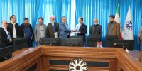 اهدای حکم سفیران صلح به دکتر علی آجودان زاده