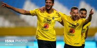 سپاهان برد و به یک قدمی پرسپولیس رسید
