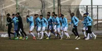 غيبت ٣ بازيكن و حضور طارق و كریمی/آبى‌ها هندبال بازى كردند