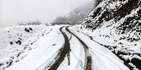 بارش برف و باران در جاده‌های 23 استان/ ترافیک سنگین در هراز و چالوس