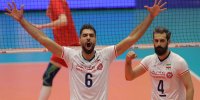 موسوی در حین بازی آسیب دید و با درد بازی را ادامه داد