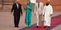 عکس | عروس ملکه انگلیس با حجاب در مسجد تاریخی پاکستان