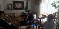 عیادت آیت الله علوی گرگانی و محسن هاشمی از آیت الله امینی/عکس