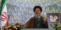 ایستادگی در برابر کفار و غاصبان موجب عزت امت اسلامی می‌شود