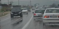 لغزندگی و کاهش دید در اغلب جاده‌های کشور / توصیه پلیس به رانندگان