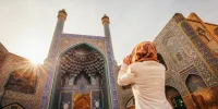 سفر به ایران با حجاب از دیدگاه روزنامه‌نگار فرانسوی