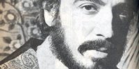 مرد لاغرِ ساده‌پوش