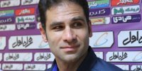 صادقی: به خاطر هوادارن سپاهان اجازه ندادم دکتر تیم به زمین برود/ فلسفه ما بازیکن‌سازی است