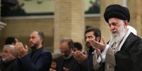 نماز ظهر و عصر در ماه مبارک رمضان در حسینیه امام خمینی (ره) اقامه می‌شود