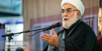 به برکت انقلاب اسلامی بار دیگر نماز جمعه در کشورمان احیا شد