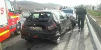 برخورد اتوبوس با 5 خودرو در اتوبان قم- تهران