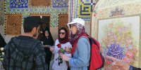 پذیرایی از گردشگران خارجی در جشن نیمه شعبان