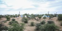 برخی سیل‌زدگان در گرمای ۴۴ درجه خوزستان کنار جاده اسکان دارند