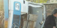 واژگونی مینی‌بوس در نورآباد ۱۳ مصدوم برجای گذاشت