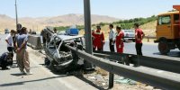 برخورد پراید با گاردریل در اتوبان قم/۴ نفر مصدوم شدند