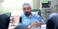 امیرحسین صدیق روی تخت بیمارستان/ داریوش ارجمند دکتر شد